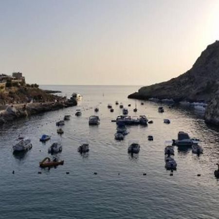 Seafront Penthouse With Terrace In Xlendi, Gozo公寓 外观 照片