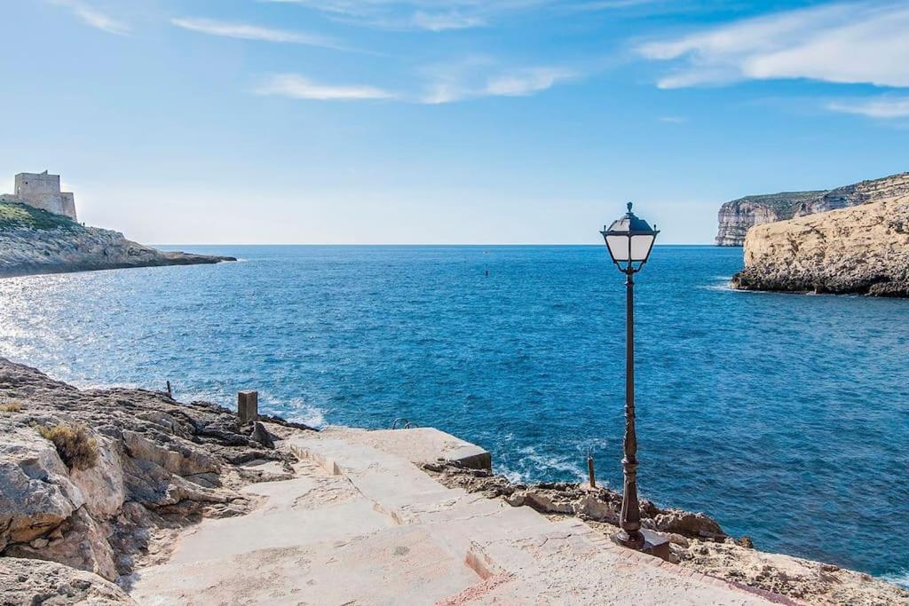 Seafront Penthouse With Terrace In Xlendi, Gozo公寓 外观 照片